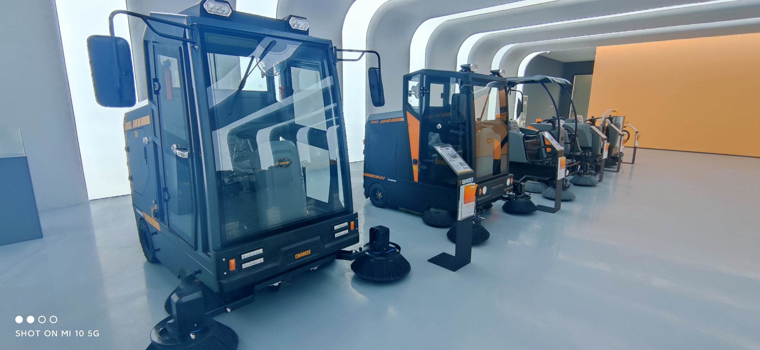 物業小區使用掃地機廠家的掃地機會是什么體驗？